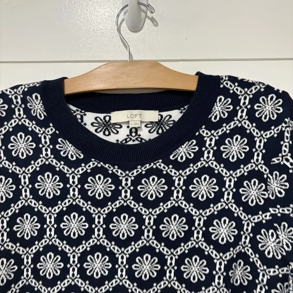 Ann Taylor LOFT | Sweater Floral Short Sleeve Navy White Preppy- Size XL - Picture 2 of 7